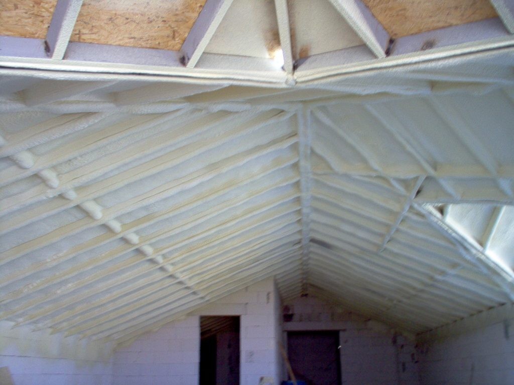 Çatı altı sprey pliüretan Çatı altı sprey pliüretan